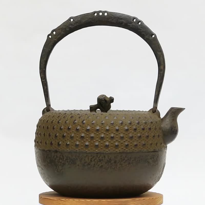 Kiyoshige and Kiyosue's handmade tetsubin treasure gavel tortoise shell 1.5L - Teapots & Teacups - Other Metals Brown