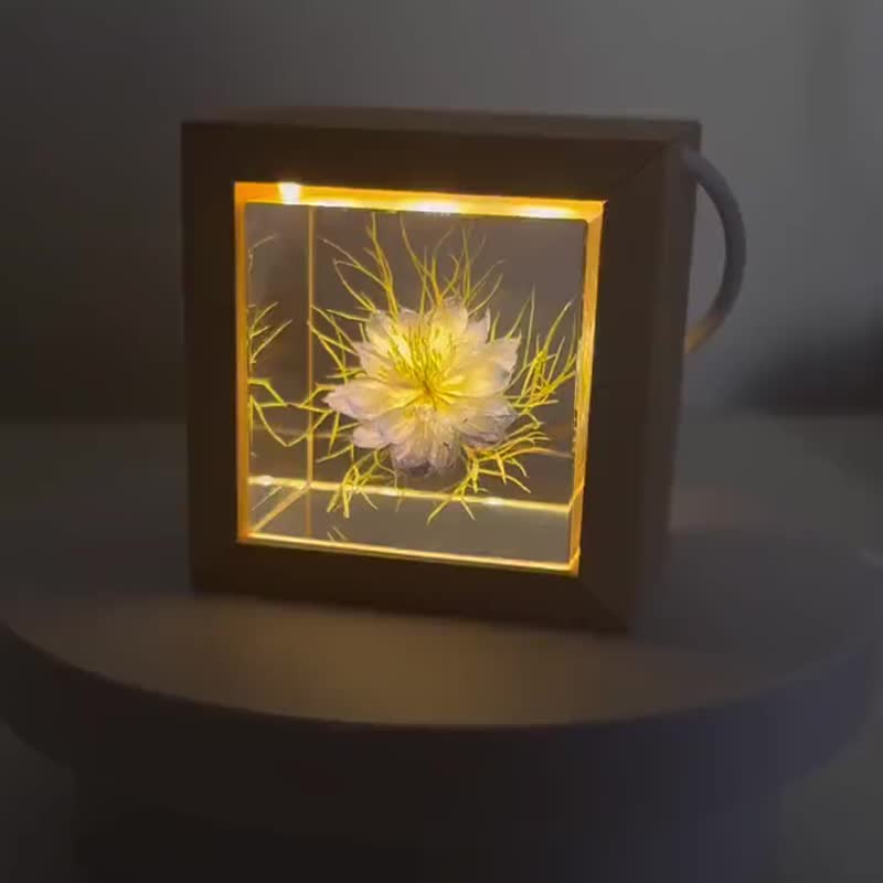 迷霧之愛|黑種草手作樹脂夜燈 - 擺飾/家飾品 - 樹脂 藍色