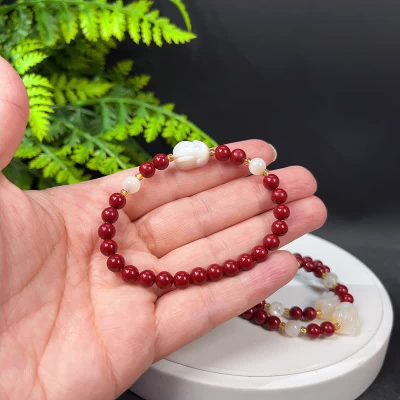朱砂設計手串 6mm 搭配白蝶貝九尾狐 鎮心安神 好運成功 - 手鍊/手環 - 半寶石 紅色