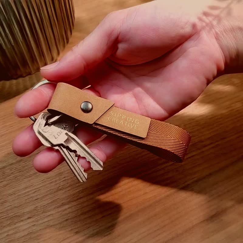 Key ring_yuppie camel - Keychains - Other Materials Khaki