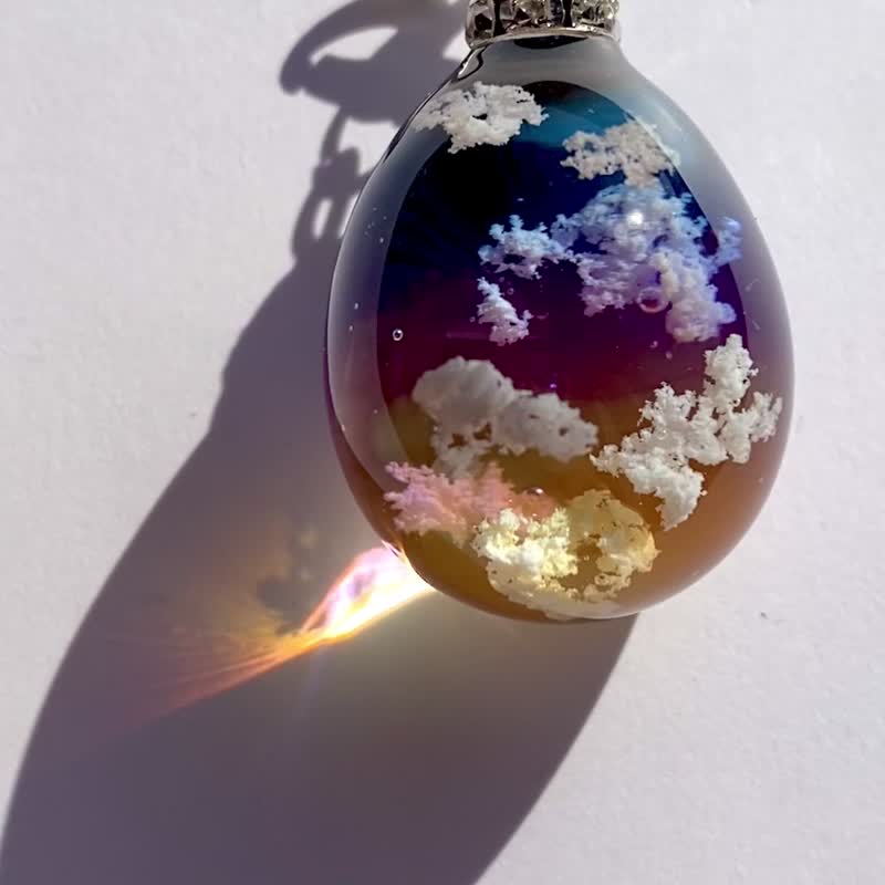 Cloud Resin Everyday When the Night Falls 1 Recommended String Pendant - Necklaces - Resin Multicolor