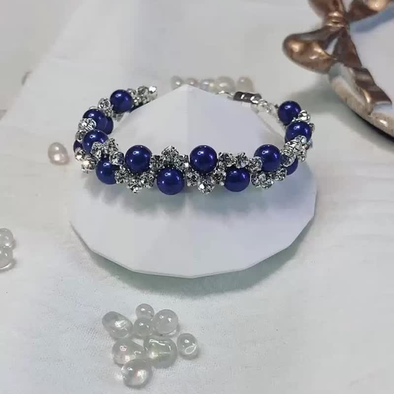 The ready-made flower vine chant bracelet can be used as a non-obtrusive 100% reserved Pearl Bracelet for daily use. - Bracelets - Crystal Blue