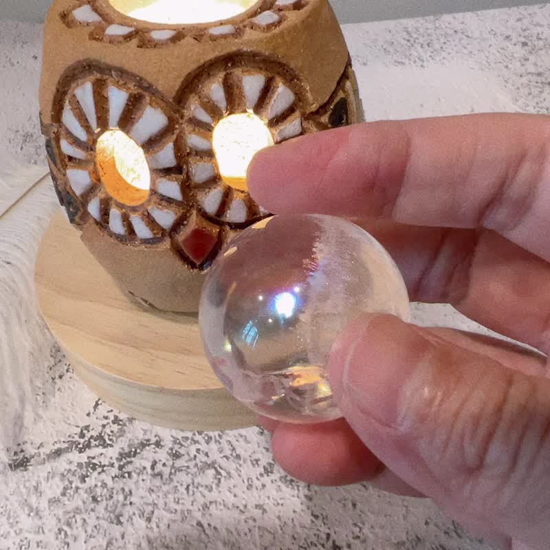 Big-Eyed Hawk│Yoshino Hawk x Night Light. Crystal lamp holder. white crystal ball - Lighting - Pottery 
