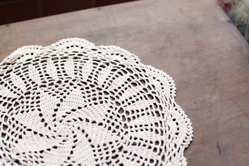 [Good day] fetish hand crocheted lace round type - ผ้ารองโต๊ะ/ของตกแต่ง - วัสดุอื่นๆ ขาว