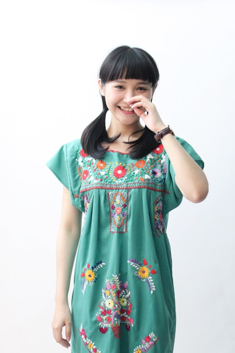 [] US Air RE0323MD04 green background Mexican embroidery vintage dress - One Piece Dresses - Other Materials Green