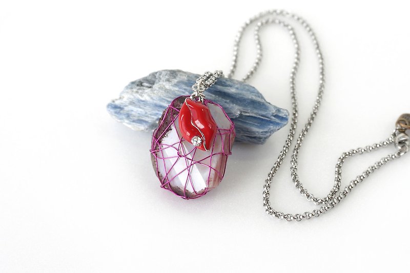 Wire Wrapped Pink Raw Stone Pendant with Red Lips Charm, Wired Raw Agate Necklace - Necklaces - Gemstone Pink