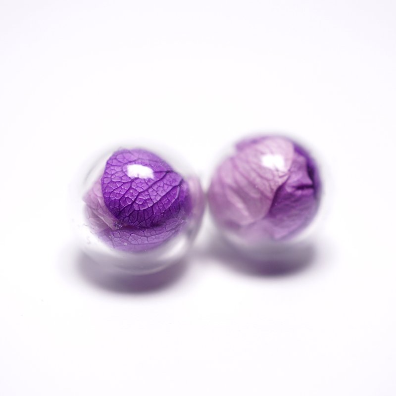 A Handmade 紫調繡球花玻璃球耳環