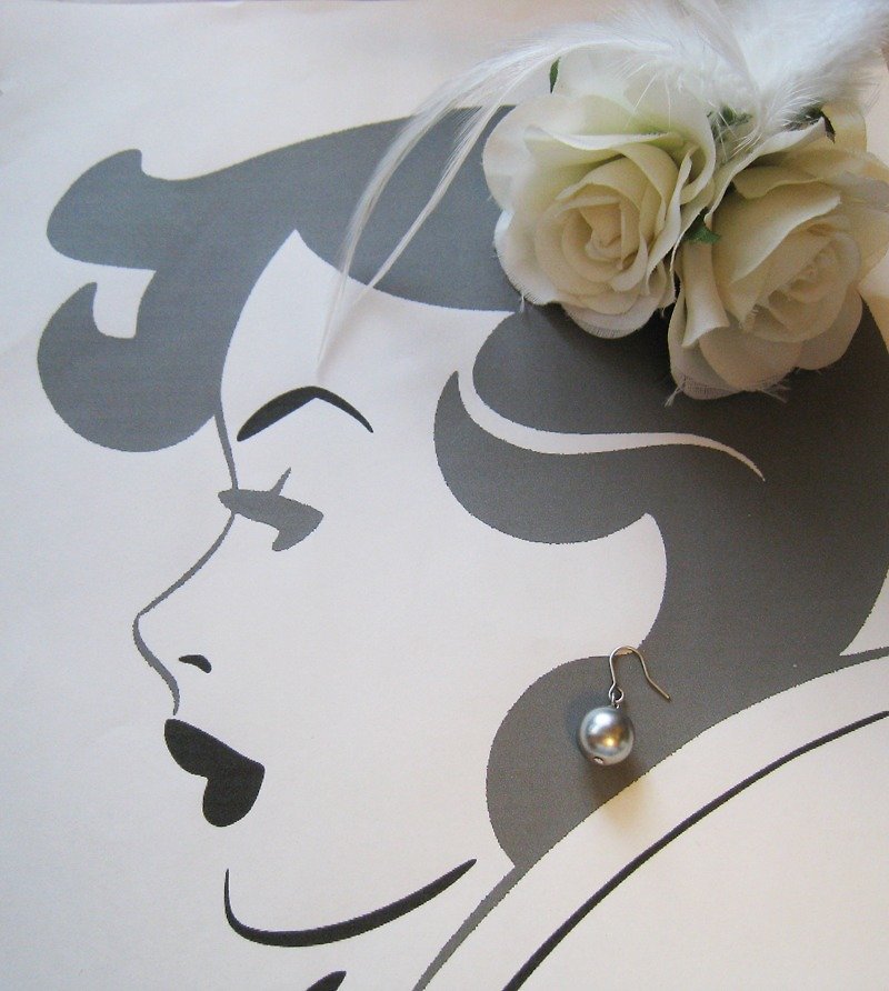Czech Glass Pearl Pierced Earrings / 10mm : Gray Bridal* - ต่างหู - แก้ว สีเทา