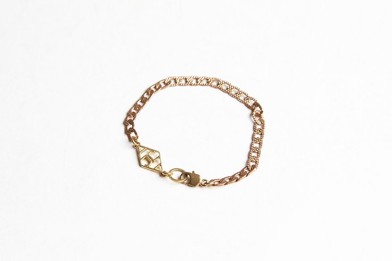 JUelry logo flat chain bracelet - JUelry logo 黃銅扁鍊 - 手鍊/手環 - 其他金屬 金色