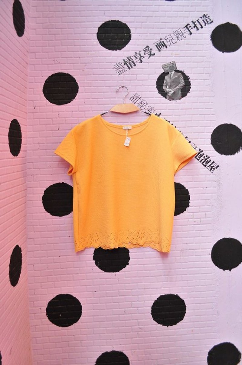 我是女生．維他命C錠蕾絲踢 - Women's T-Shirts - Other Materials Orange