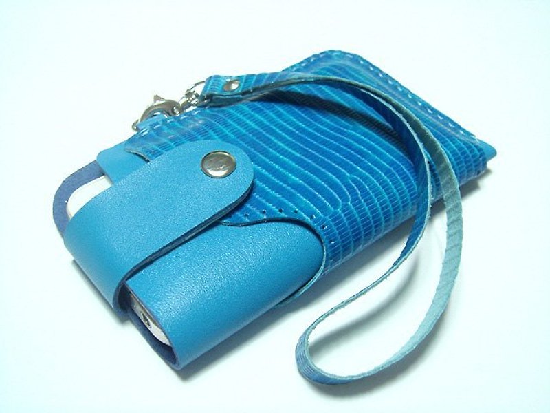 {Leatherprince 手工皮革} 台灣MIT 藍色  iPhone 純手工牛皮保護套 / iPhone 4 leather case with strap ( Blue Lizard Print ) - อื่นๆ - หนังแท้ 