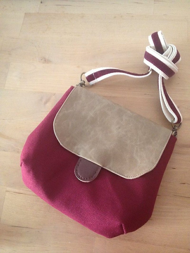 Leather packet - tea latte - Messenger Bags & Sling Bags - Cotton & Hemp Red