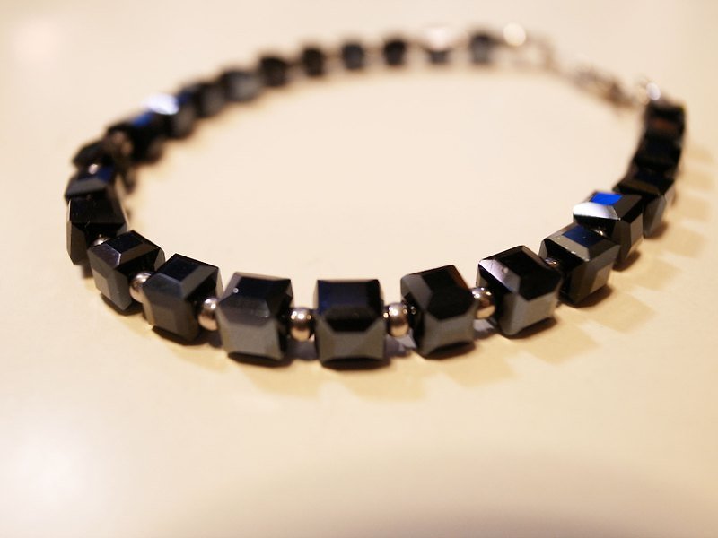 仙草斜切正方水晶手鍊 - Bracelets - Other Materials Black