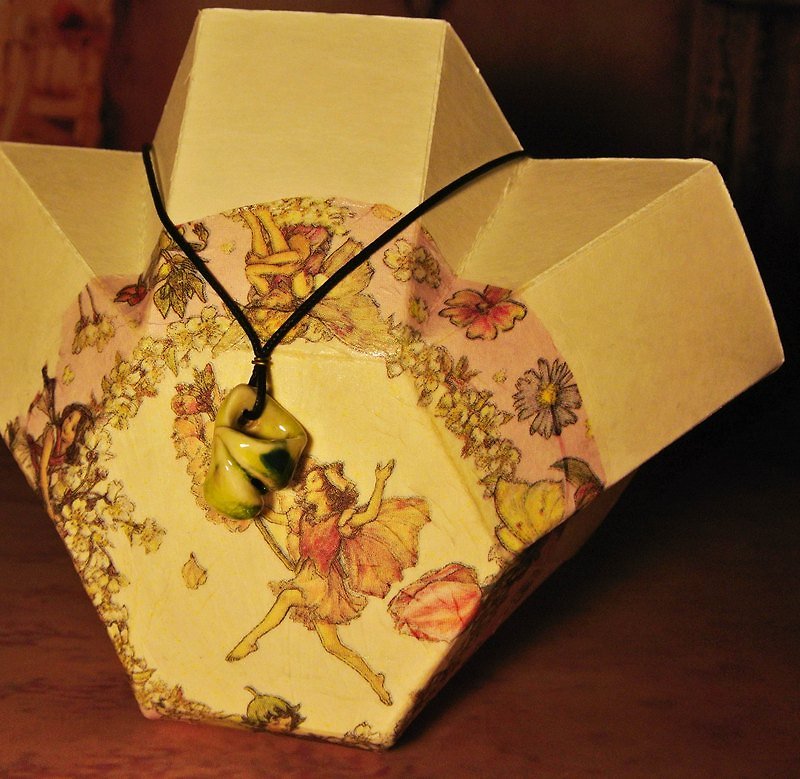 【 卷蕨葉  】項鍊 陶瓷 白瓷 禮物 限量一只 手工 禮物 - ネックレス - その他の素材 多色