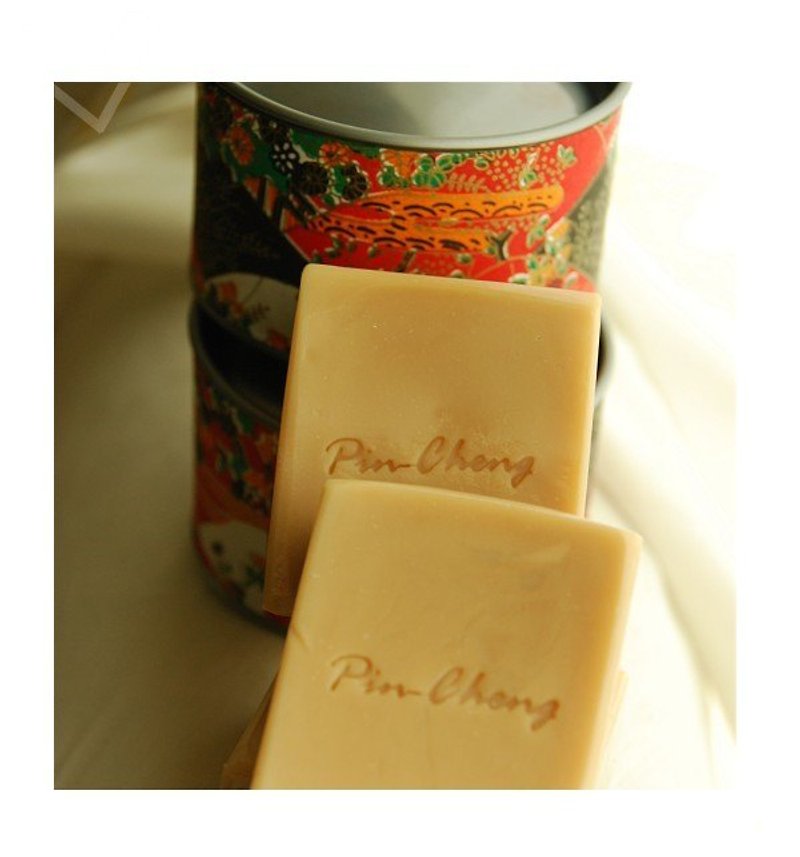 New Year gift - a small orange breast milk soap - Fragrances - Plants & Flowers Red