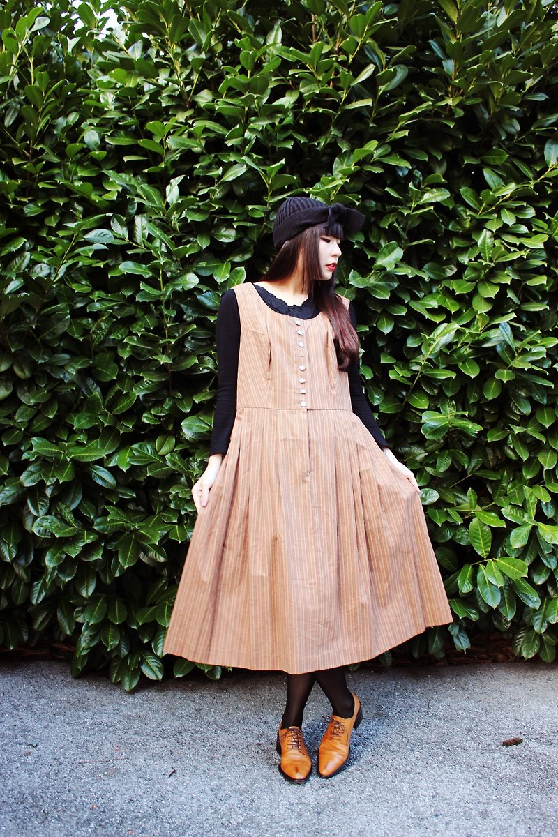 F845 [Austria Ltd.] light brown striped cotton vest dress (traditional Austrian Dirndl) - ชุดเดรส - วัสดุอื่นๆ สีนำ้ตาล