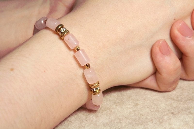 [Ofelia arts & amp; crafts] Natural Stone - Natural rose quartz x brass bracelet [J37-Eleanora] - สร้อยข้อมือ - เครื่องเพชรพลอย สึชมพู