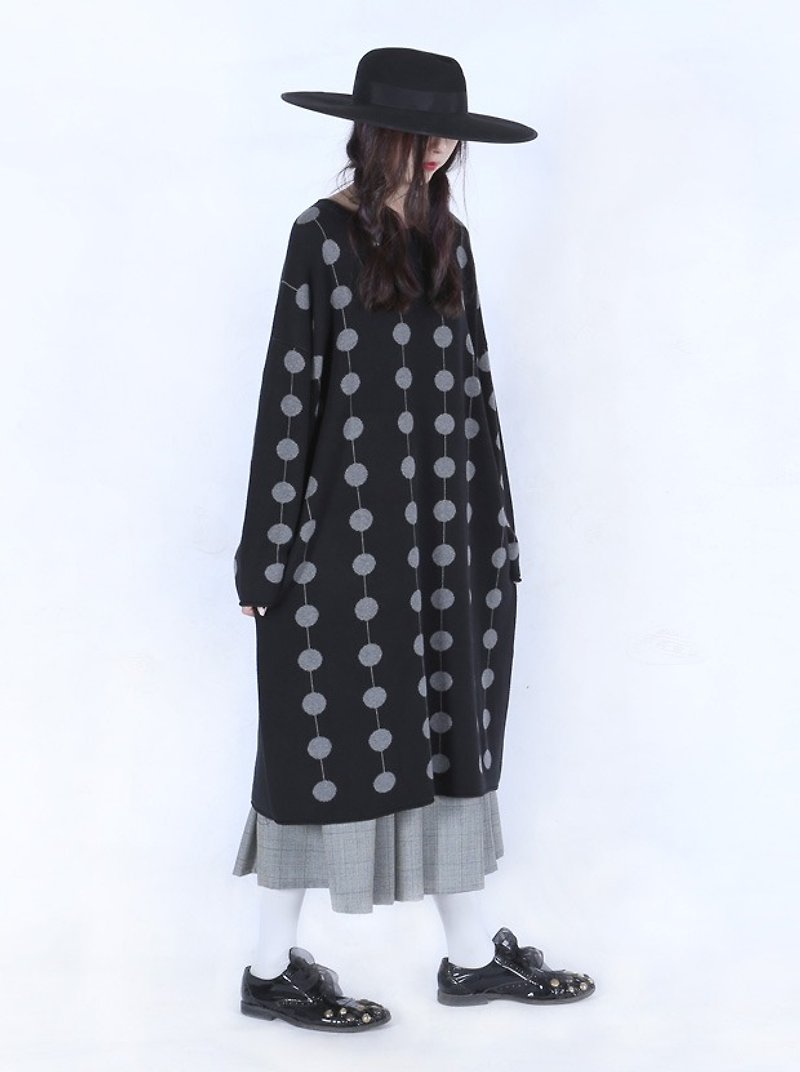 Candied fruit gray black round neck long sweater - imakokoni - Women's Sweaters - Other Materials Black