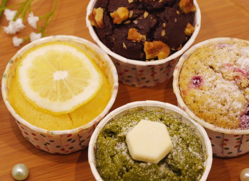 圓點點杯子蛋糕禮盒(伯爵、布朗尼、抹茶白巧克力、檸檬4種口味各1) 手作甜點禮物 手工點心 交換禮物 伴手禮 年節禮盒 - 其他 - 新鮮食材 多色