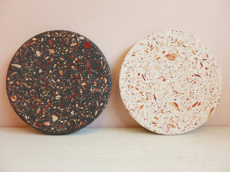 Handmade coaster [Golden sandstone stone coaster - black and white with two into the group] water absorption fast deodorant antibacterial - Coasters - Other Materials 