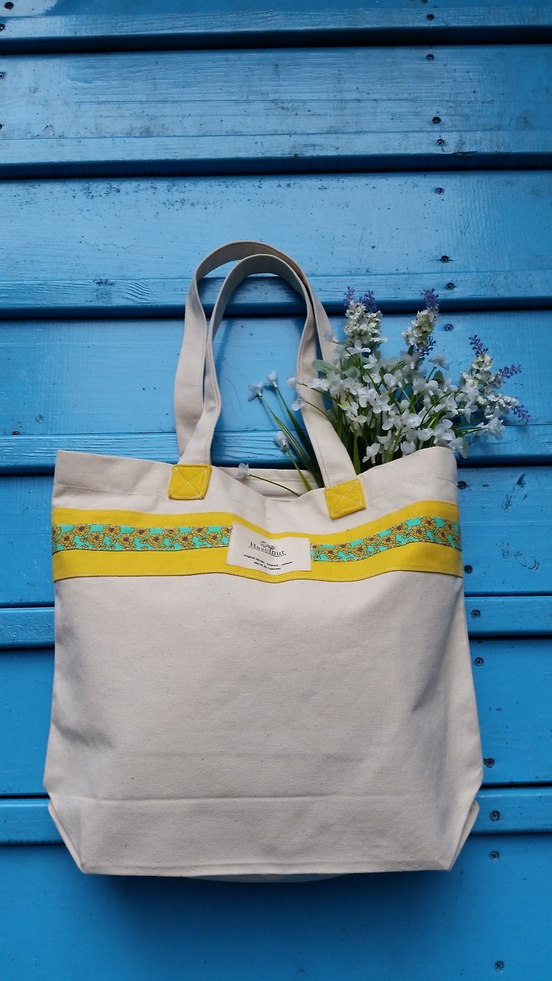 Scandinavian-style yellow floral pattern bag / handbag / shoulder bag / cotton canvas / handmade - กระเป๋าแมสเซนเจอร์ - วัสดุอื่นๆ 