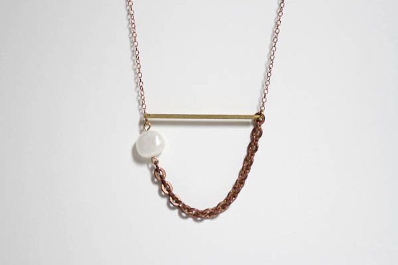 Large pearl elegant laughing natural stone / brass necklace - สร้อยคอ - โลหะ สีทอง