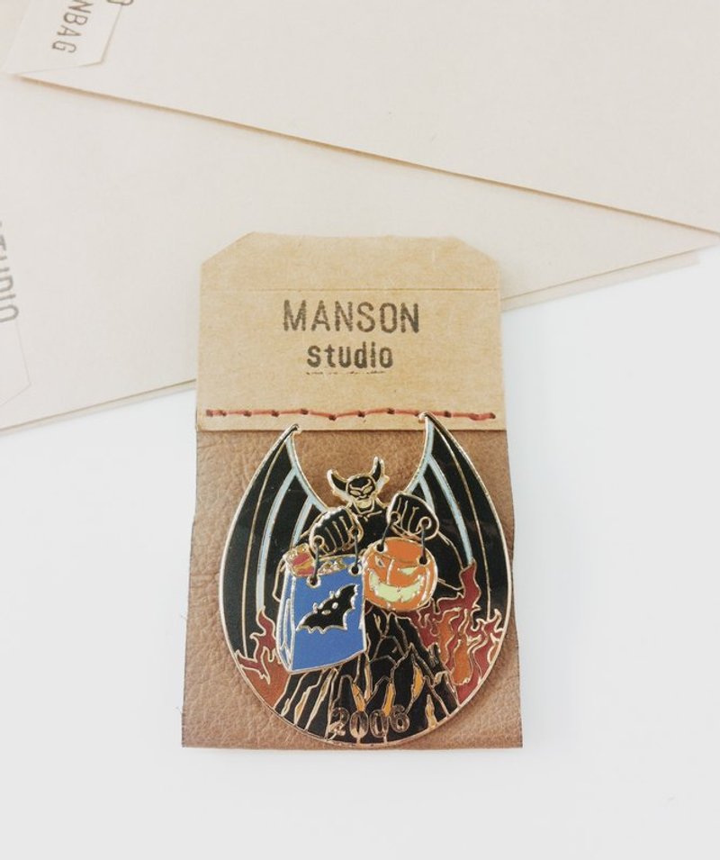 皮件師Manson蒐藏✪迪士尼限量徽章 萬聖節特別版 - 徽章/別針 - 其他金屬 黑色
