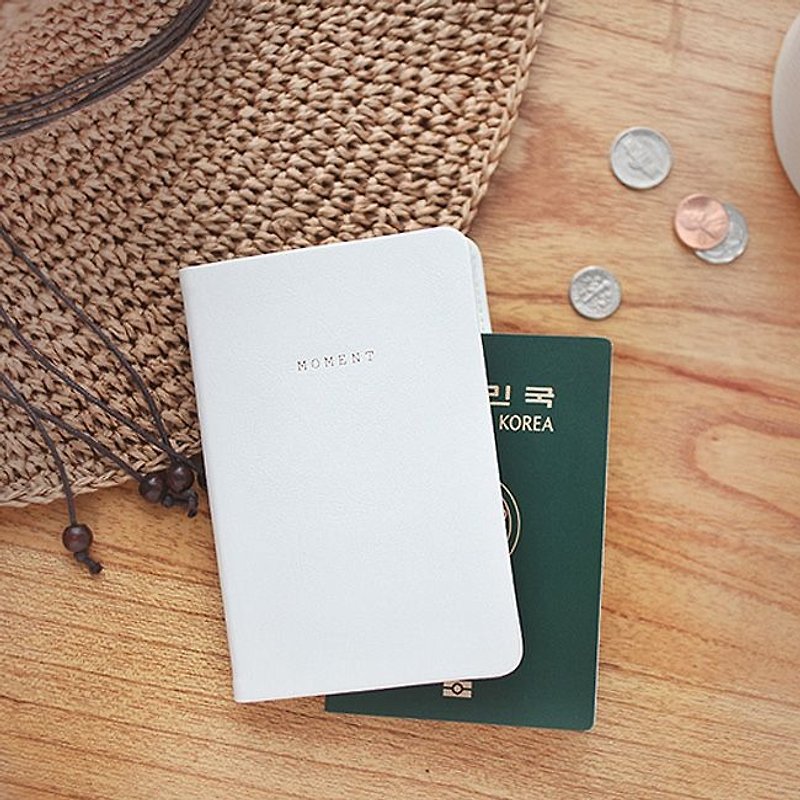 Dessin xLivework- Textured Leather Passport Cover - Classic white, LWK97787 - ที่เก็บพาสปอร์ต - หนังแท้ ขาว