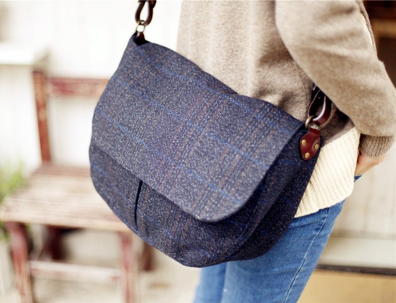 [Good day] Handmade woolen bag slung - กระเป๋าแมสเซนเจอร์ - วัสดุอื่นๆ สีน้ำเงิน