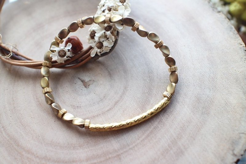 < classic > brass beads handmade bracelet twist - สร้อยข้อมือ - วัสดุอื่นๆ 