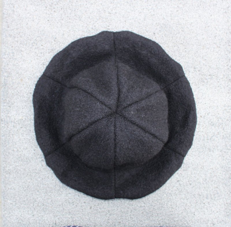 [CURLY CURLY] deed dense black / winter defining a cap A Flower of Hat - หมวก - วัสดุอื่นๆ สีดำ
