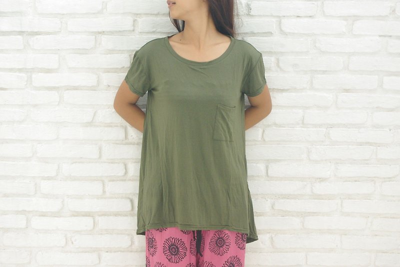 Basic T-shirt <Khaki> - เสื้อยืดผู้หญิง - วัสดุอื่นๆ สีเขียว