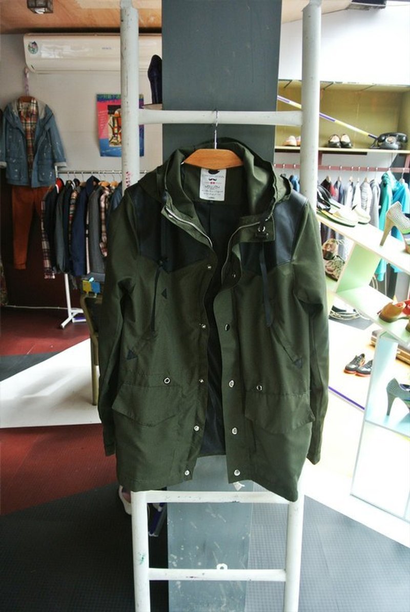男朋友可以穿這麼帥嗎?雙拼風衣 - เสื้อโค้ทผู้ชาย - วัสดุอื่นๆ สีเขียว