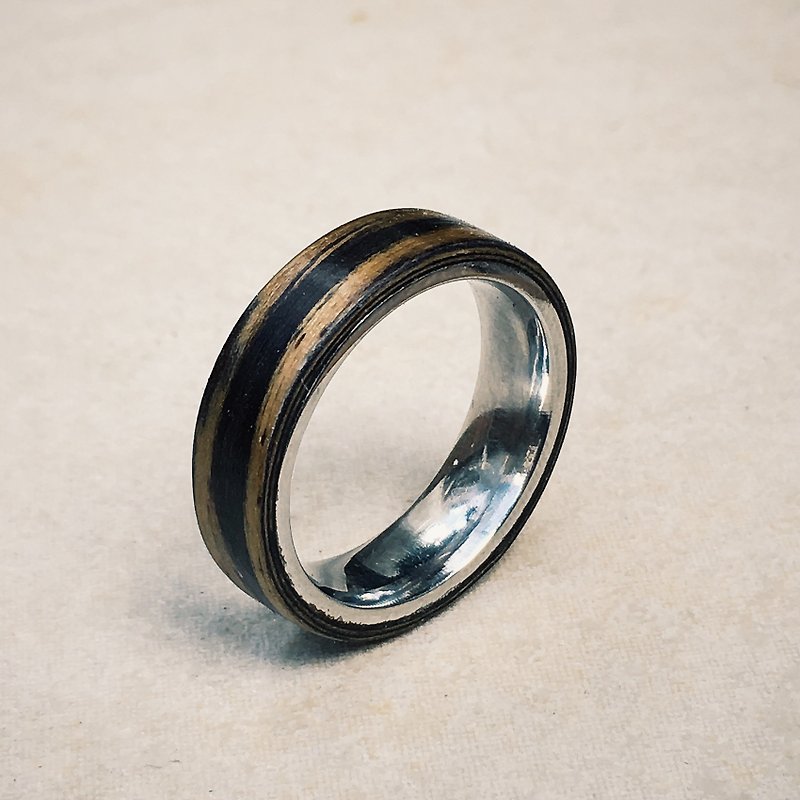 ブラック鋼の指輪 - リング - 木製 ブラック