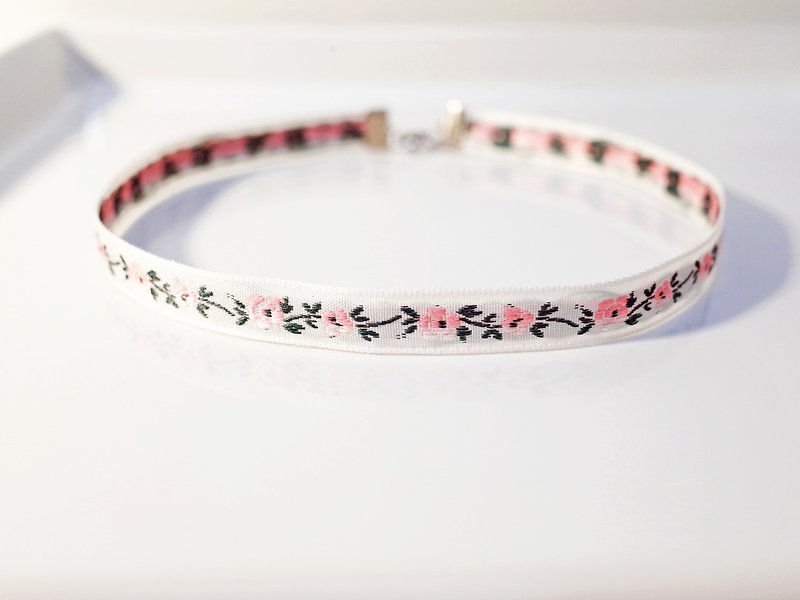 W&Y Atelier - White+Pink Choker , Flower Necklace - Necklaces - Other Materials Multicolor