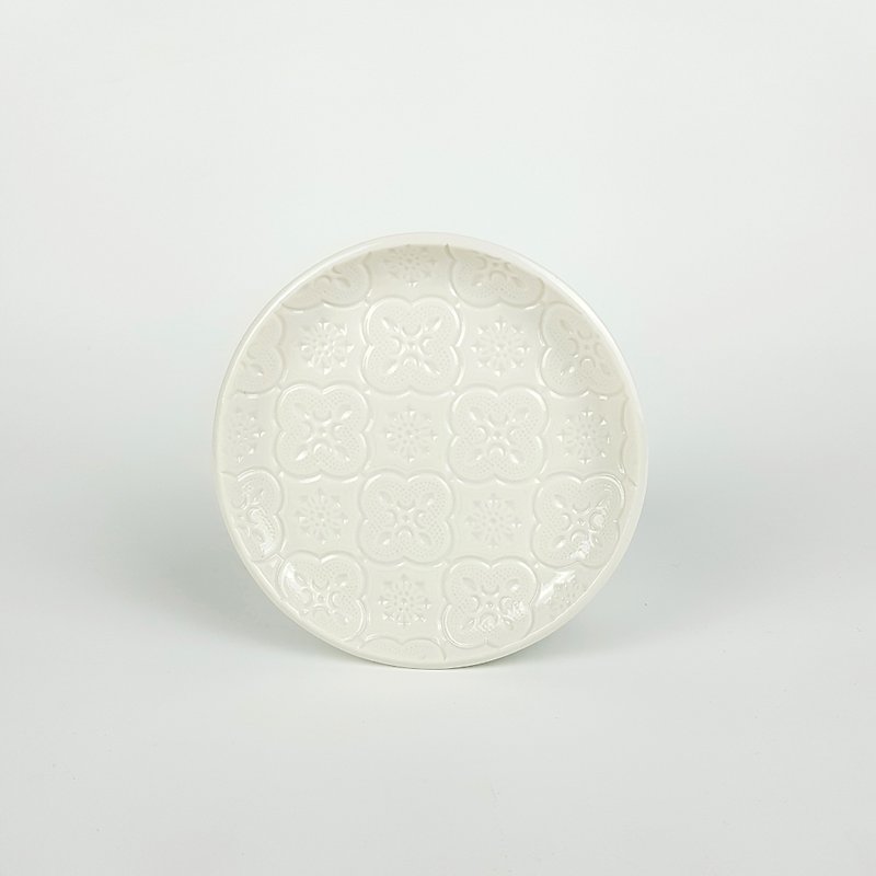 Window grilles series-Keep the old taste soy sauce dish - Small Plates & Saucers - Porcelain White