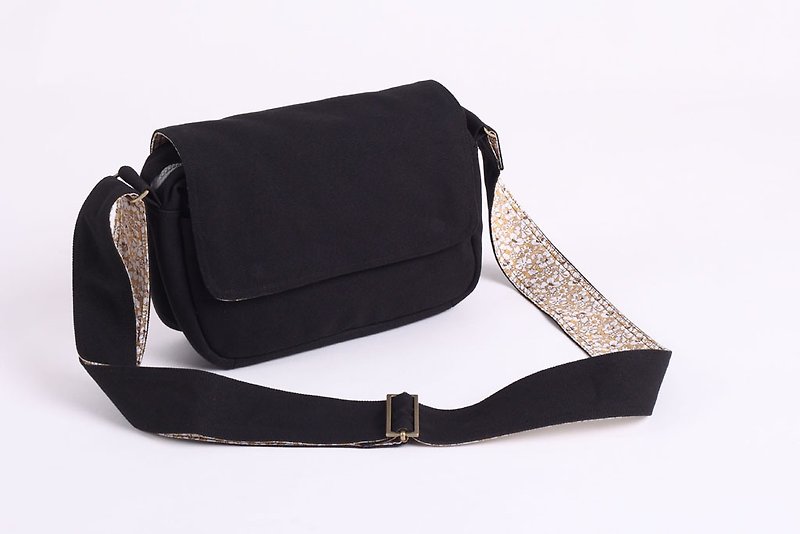Fine print cloth series - black portable camera bag - Camera Bags & Camera Cases - Cotton & Hemp 