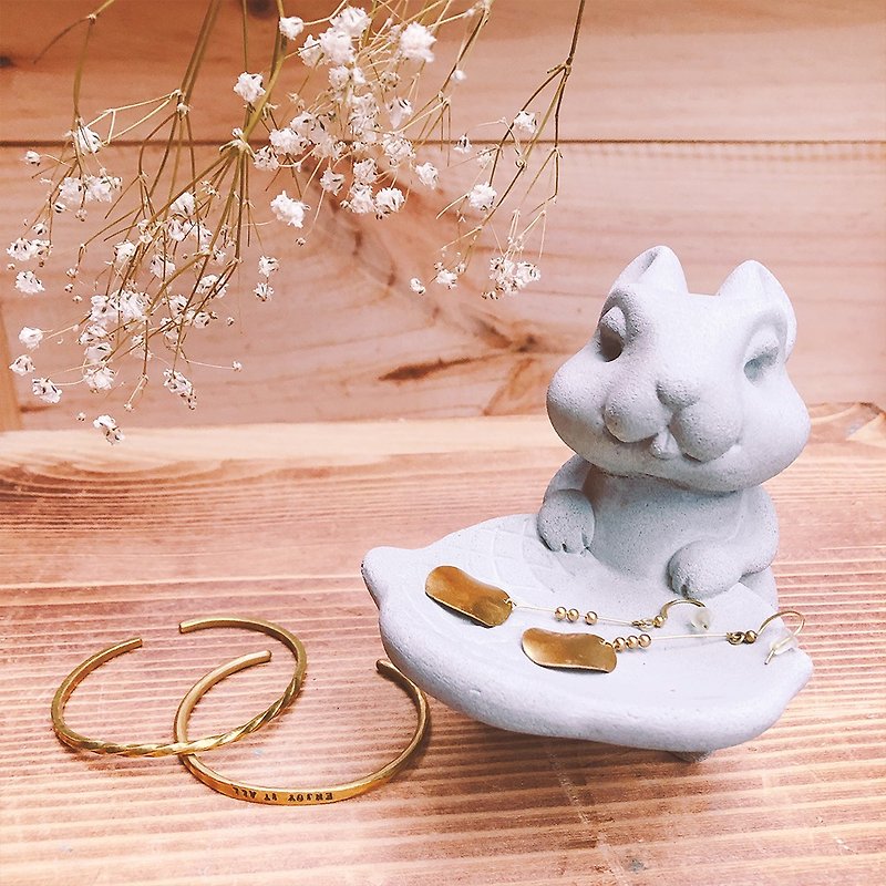 Squirrel / Jewelry dish / Soap dish - Items for Display - Cement Gray