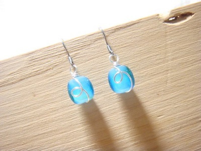 柚子林琉璃 - 晴空 - 琉璃耳環系列 淺海藍 - 可改夾式 - 耳環/耳夾 - 玻璃 多色
