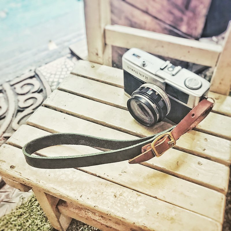Sienna leather handmade camera wrist strap. Key ring. Mobile phone strap - กล้อง - หนังแท้ สีดำ