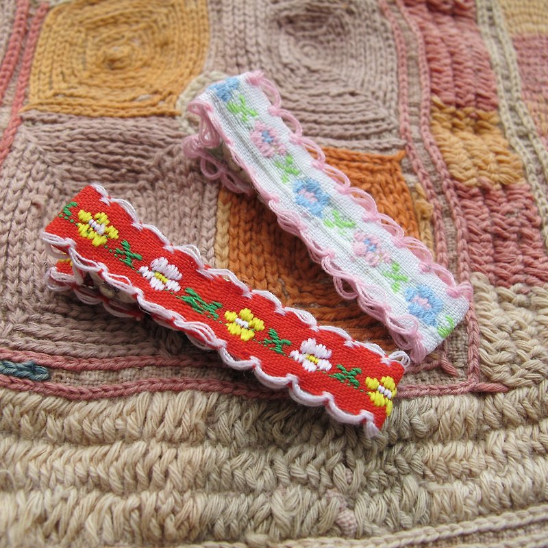 Floral Embroidery Hair Clip - Hair Accessories - Other Metals Multicolor