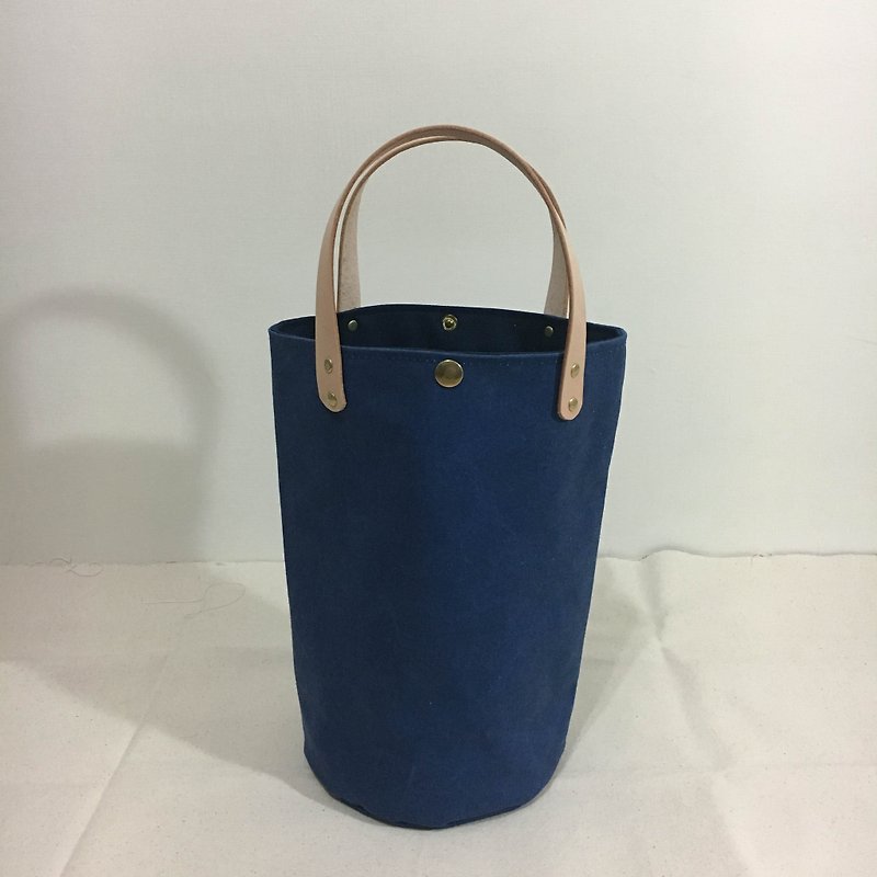 Simple bucket bag, washed blue - กระเป๋าถือ - ผ้าฝ้าย/ผ้าลินิน สีน้ำเงิน