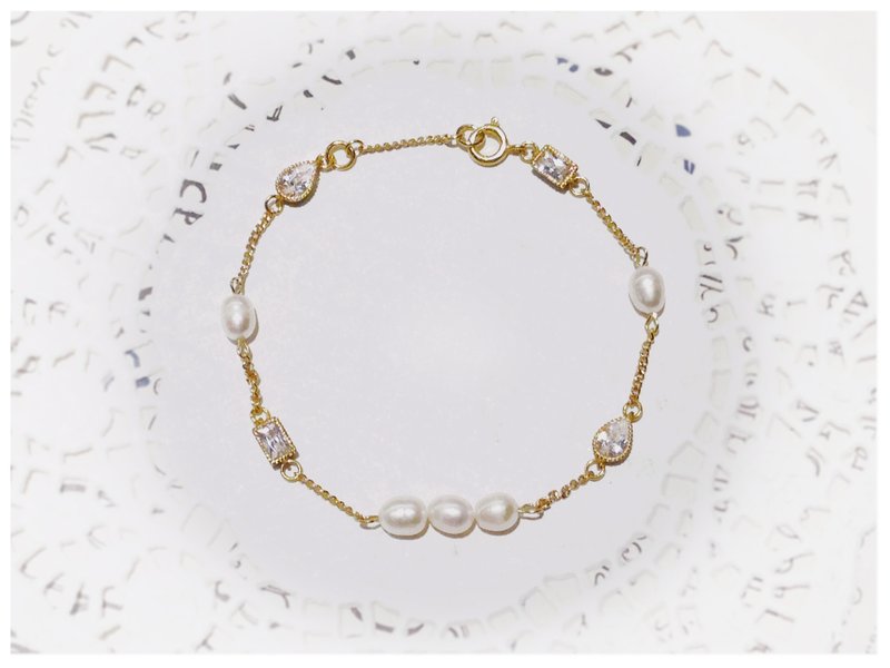 ∴Minertés = elegantly simple models - pearl zircon ‧ ‧ brass (gold-plated) Bracelet ∴ - สร้อยข้อมือ - เครื่องเพชรพลอย ขาว