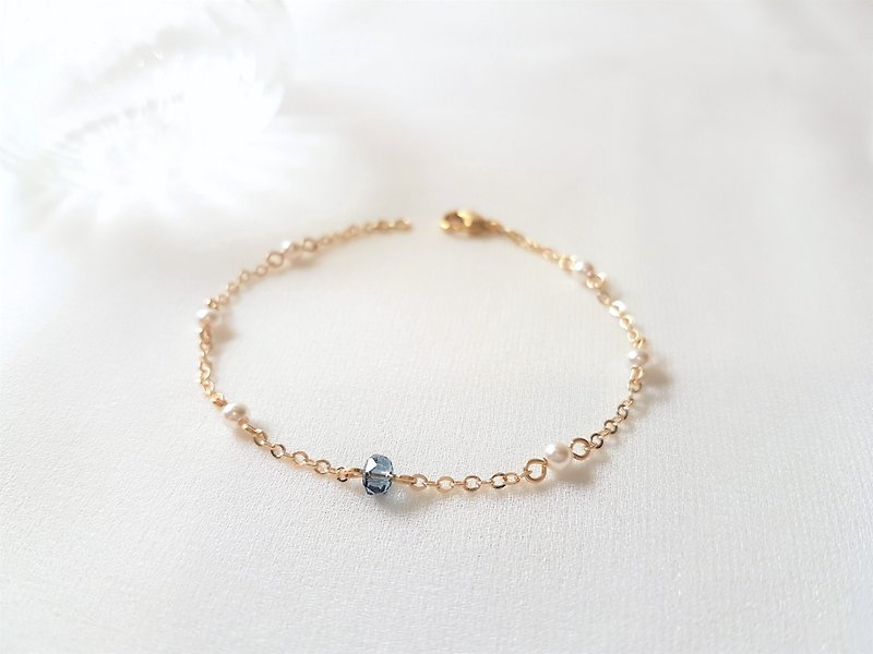 Deep sea blue classic pearl chain bracelet - สร้อยข้อมือ - เครื่องเพชรพลอย สีน้ำเงิน