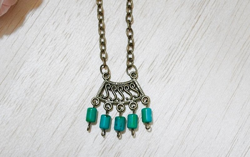 Alloy X Natural Stone Necklace <Vintage Lady> - สร้อยคอ - โลหะ สีเขียว