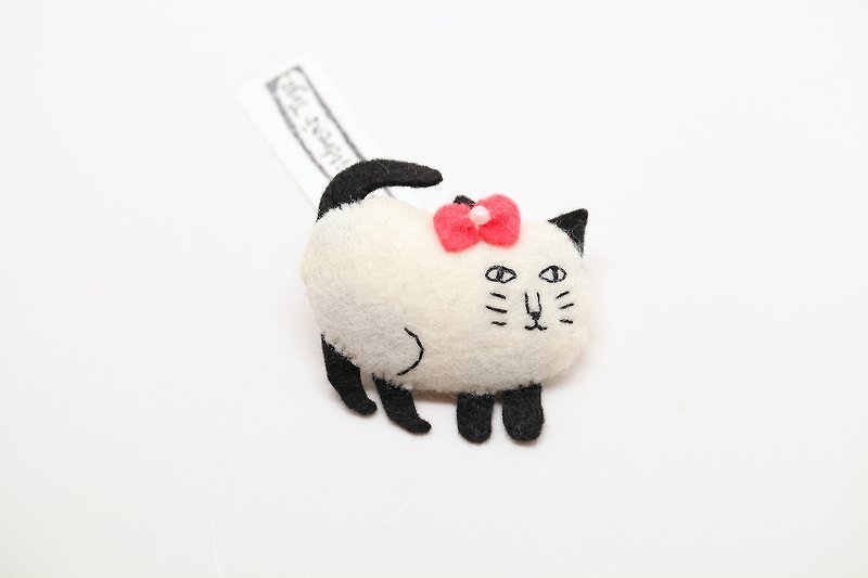 [Cat's Good Companion] Bouncing Flower Pin / Mobile Phone Charm - Brooches - Other Materials White