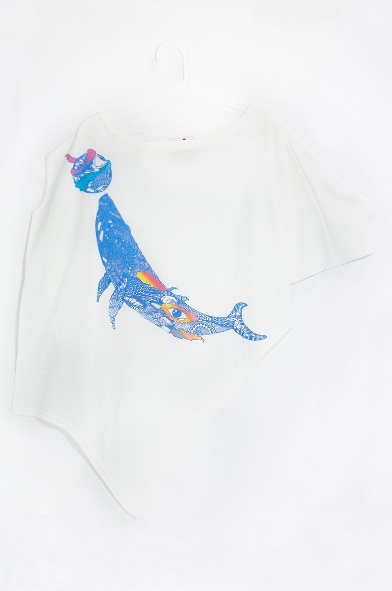 水のうちクジラの電位（白） - 女性が不規則なデザインの綿のTシャツを感じます - トップス - コットン・麻 ホワイト