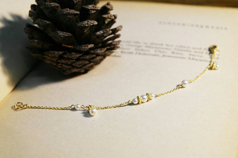 "Girls series" mini pearl bracelet fine lace flowers drape - Bracelets - Gemstone 