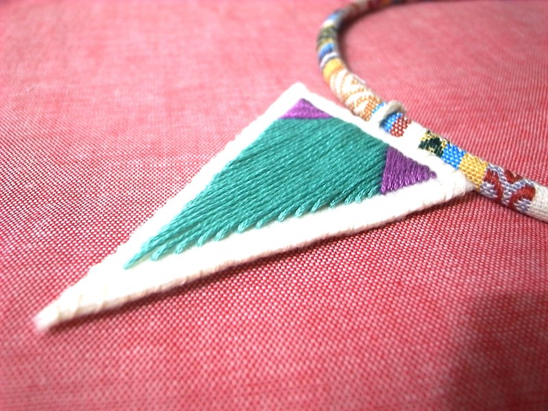 Ethnic style geometric cloth necklace - สร้อยคอ - วัสดุอื่นๆ สีเขียว