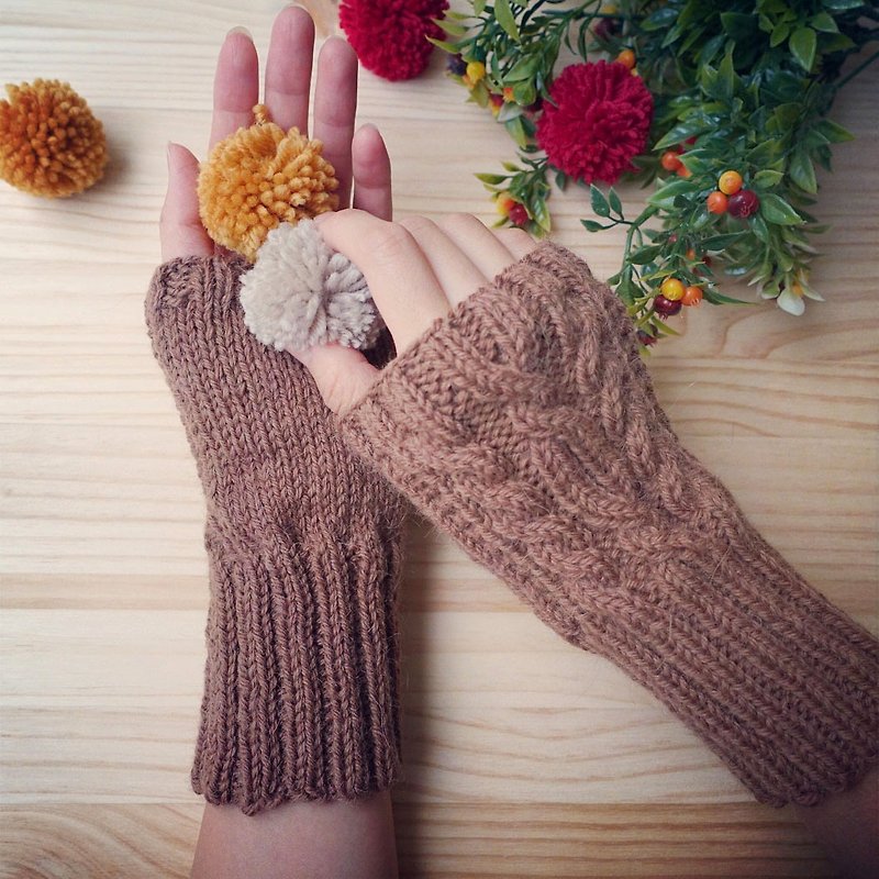 溫暖手心 手工編織手腕套/無指手套 - Gloves & Mittens - Other Materials Brown